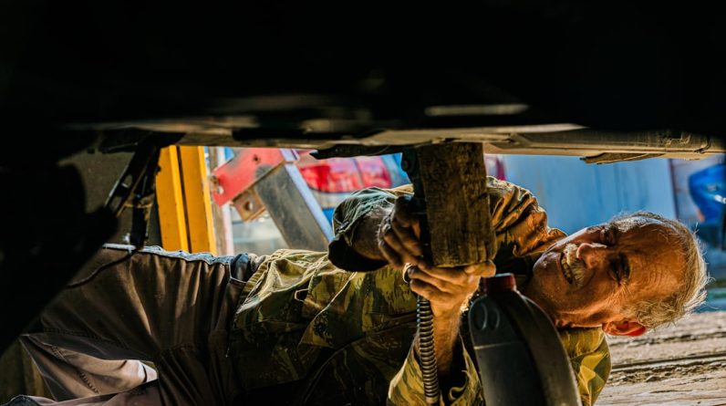 Photo Car Auto Technicians