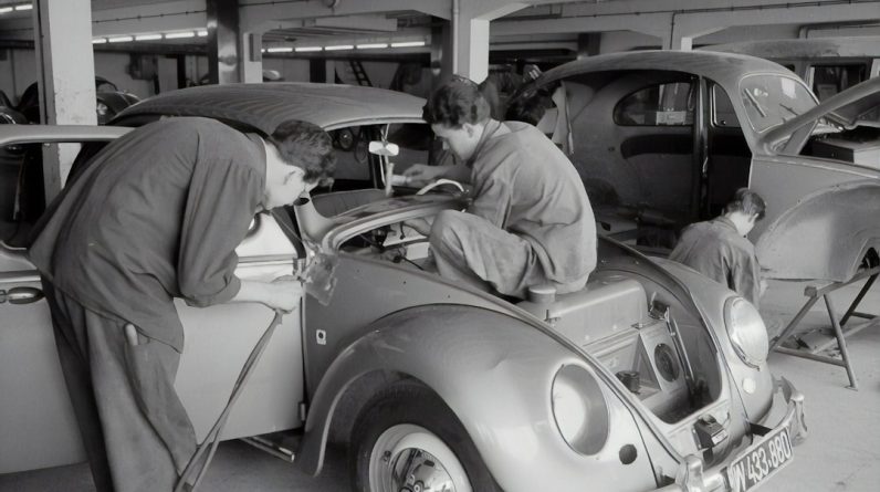 Photo Car Auto Technicians
