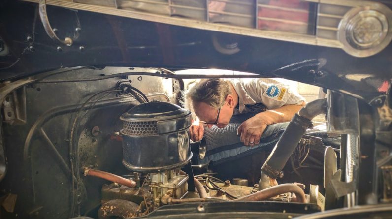 Photo Car Auto Technicians