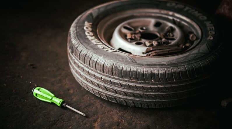 Photo Car Auto Technicians