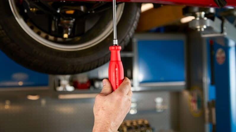 Photo Car Auto Technicians